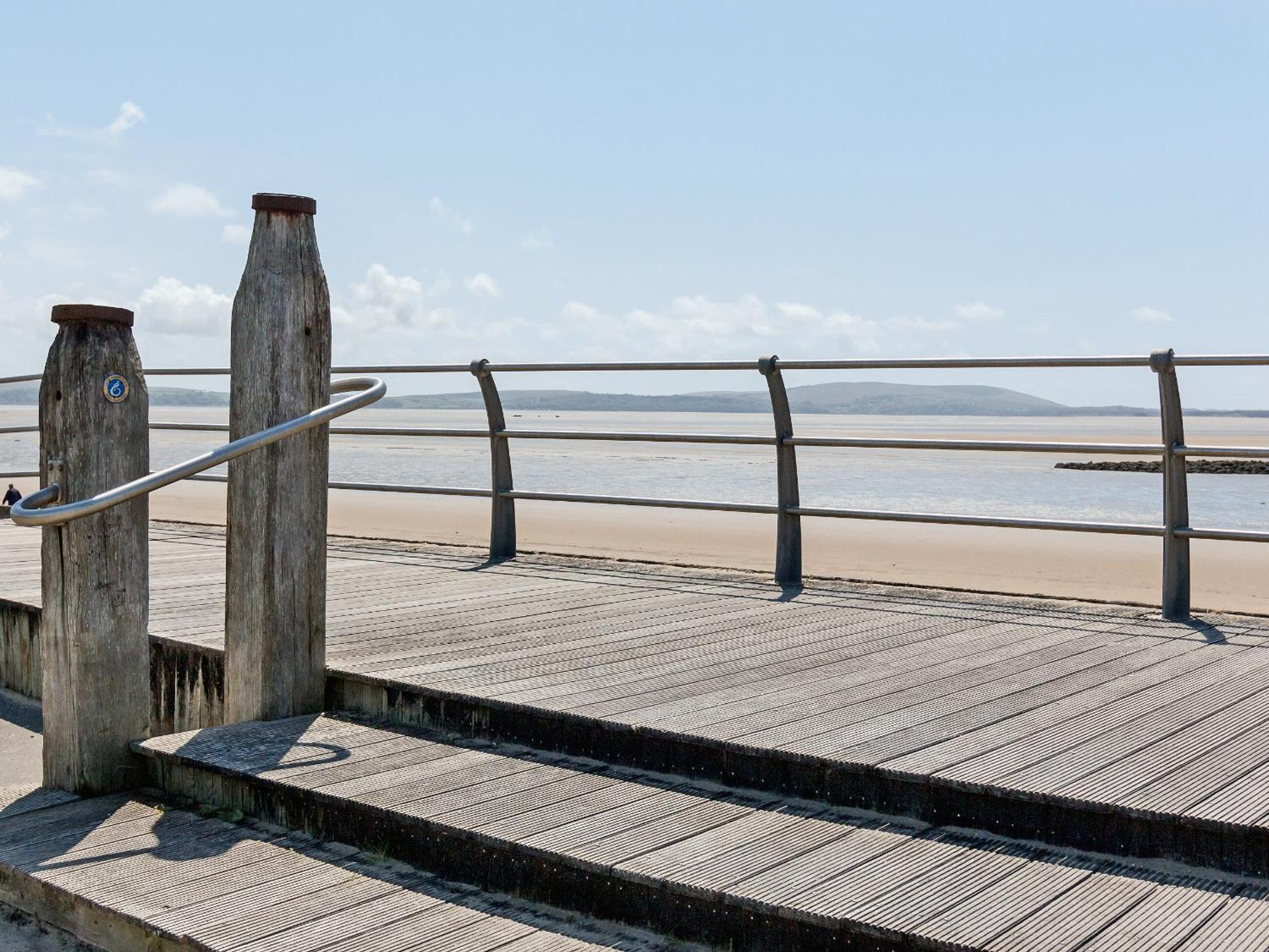 Beachlands Лланеллі Екстер'єр фото